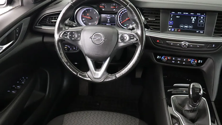 Opel Insignia -