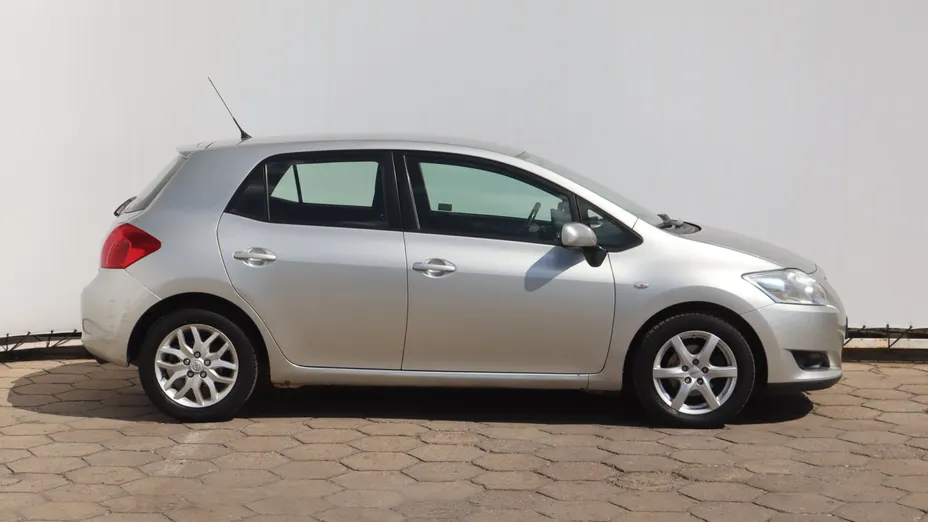 Toyota Auris -
