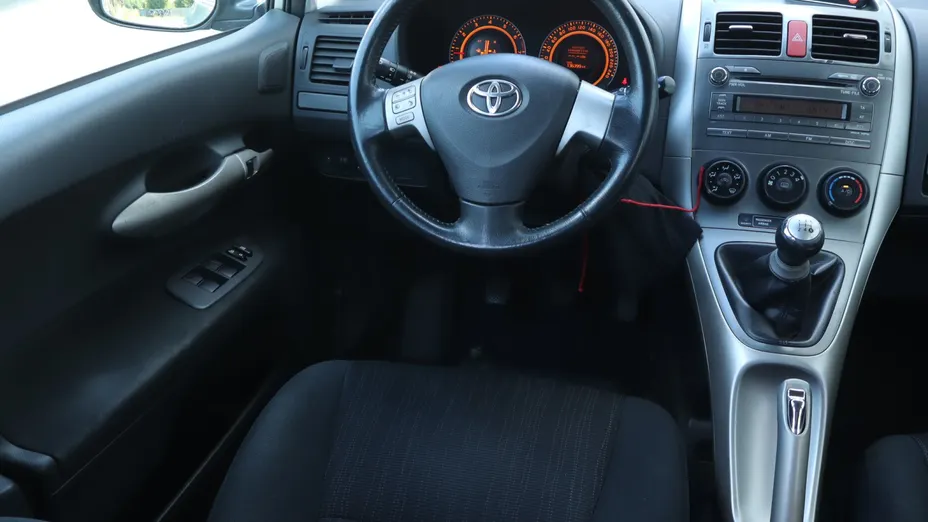 Toyota Auris -