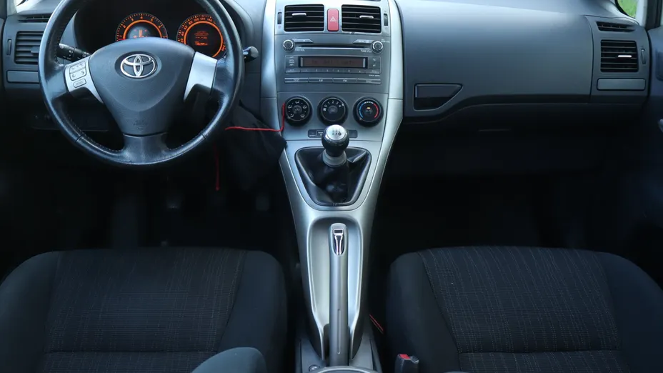 Toyota Auris -