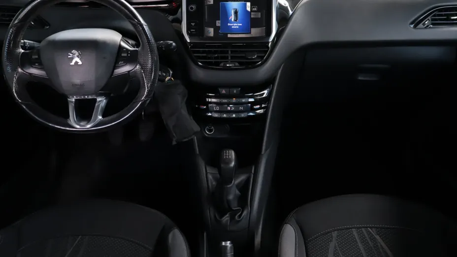 Peugeot 208 -