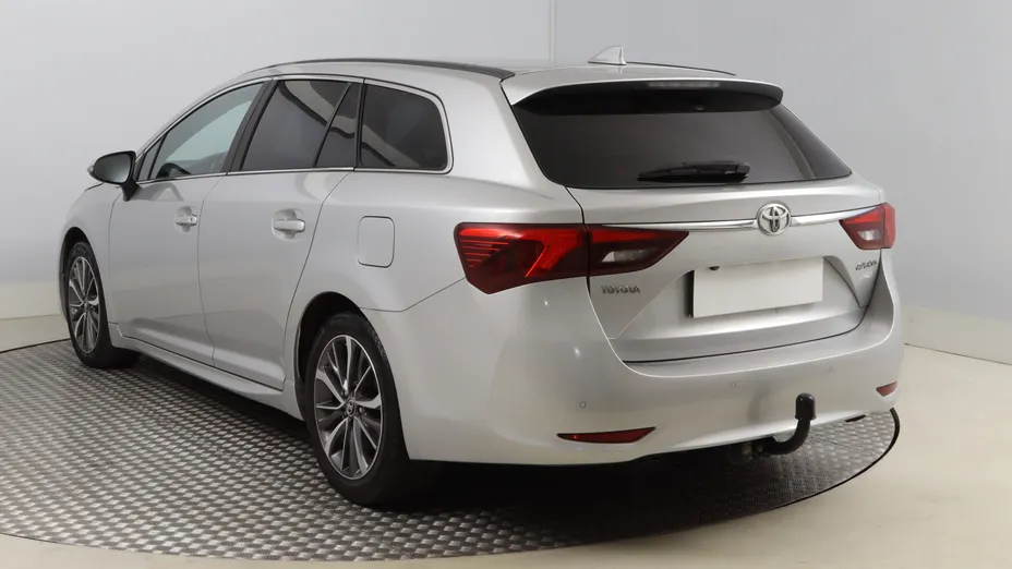 Toyota Avensis -