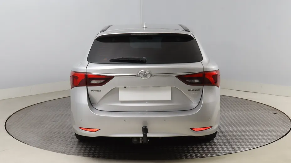 Toyota Avensis -