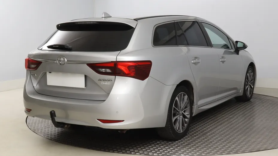 Toyota Avensis -
