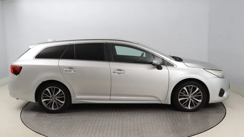 Toyota Avensis -