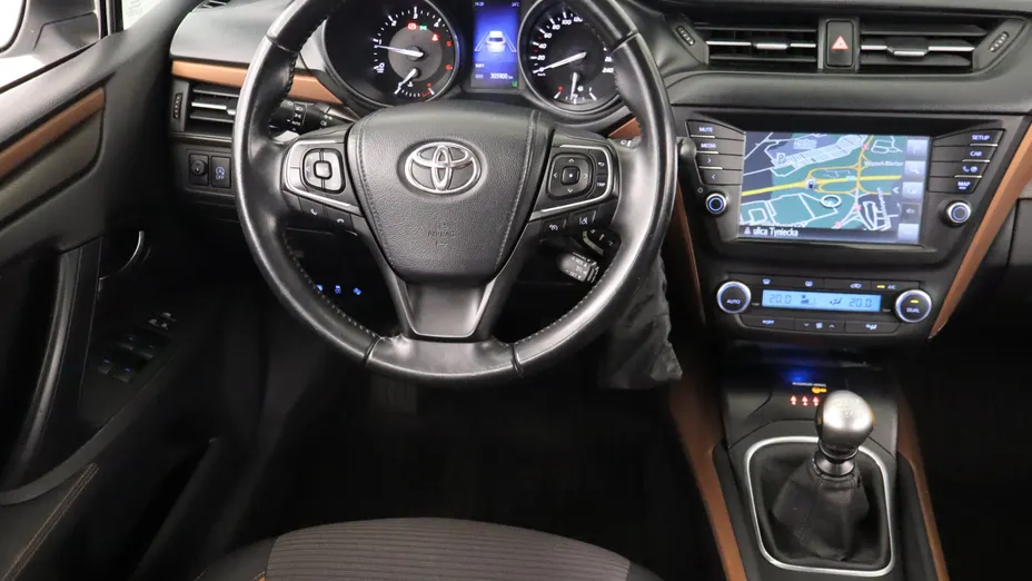 Toyota Avensis -
