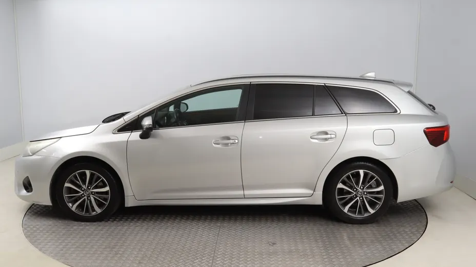 Toyota Avensis -