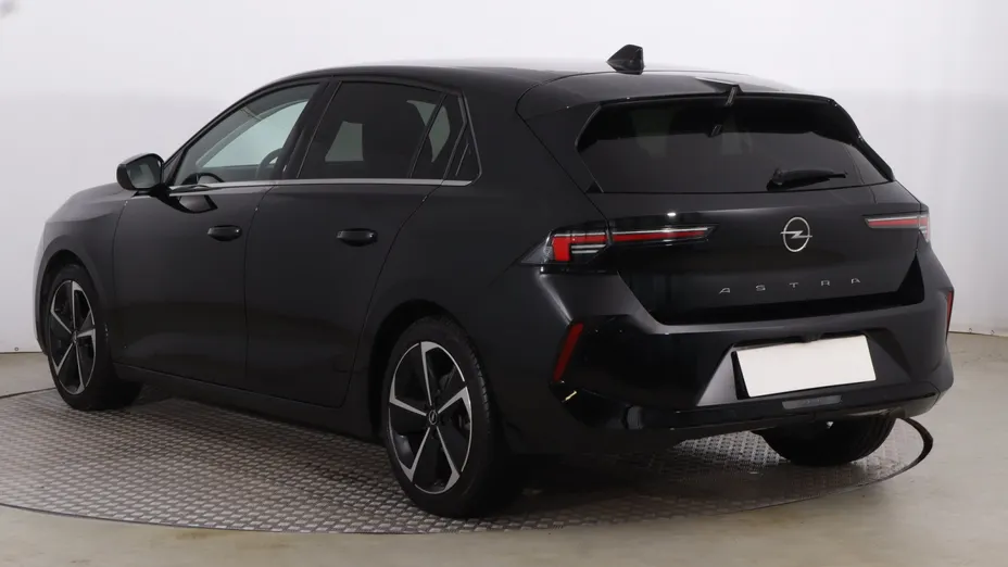 Opel Astra -