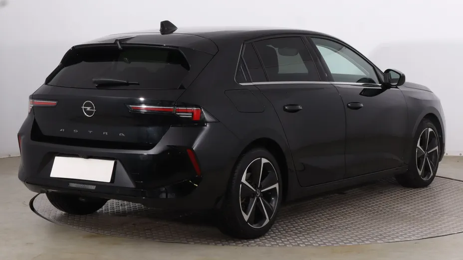 Opel Astra -