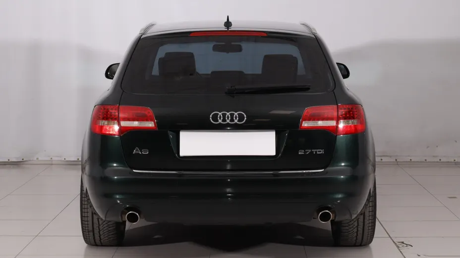 Audi A6 -