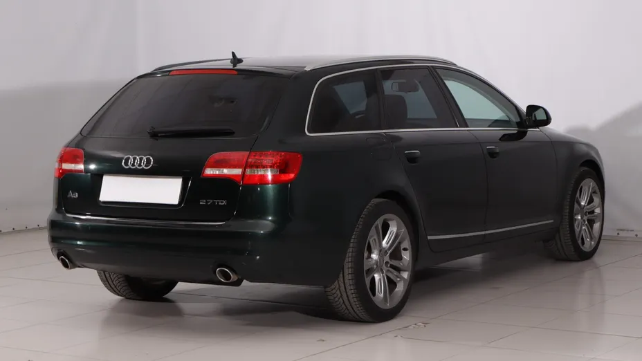 Audi A6 -