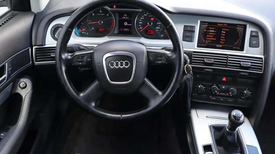 Audi A6 -