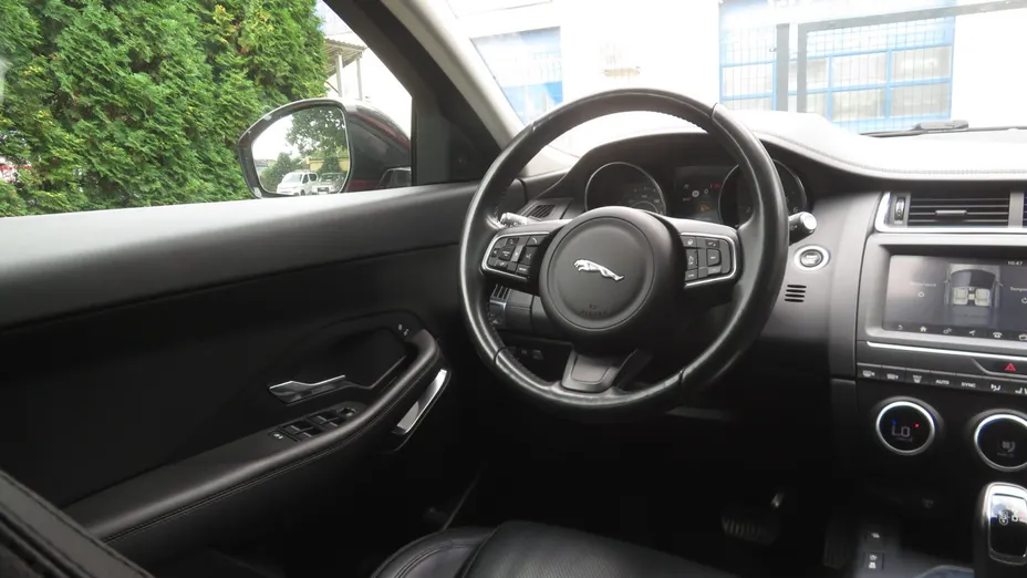 Jaguar E-Pace -