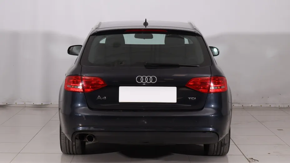 Audi A4 -
