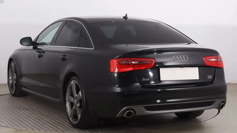 Audi A6 -