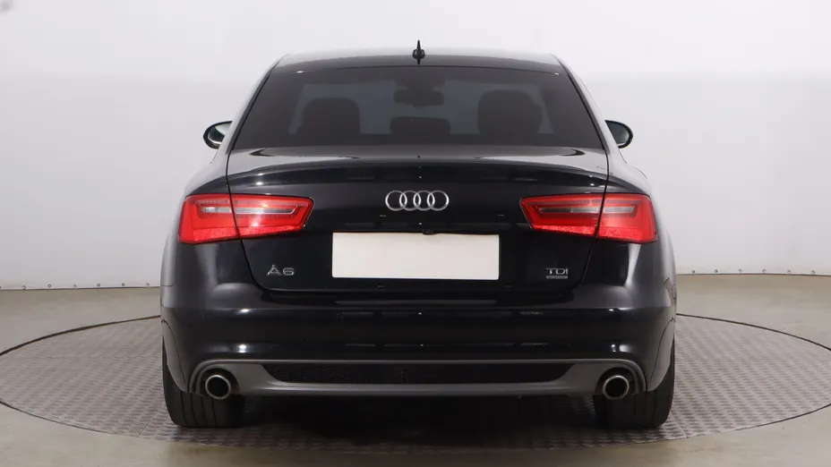 Audi A6 -
