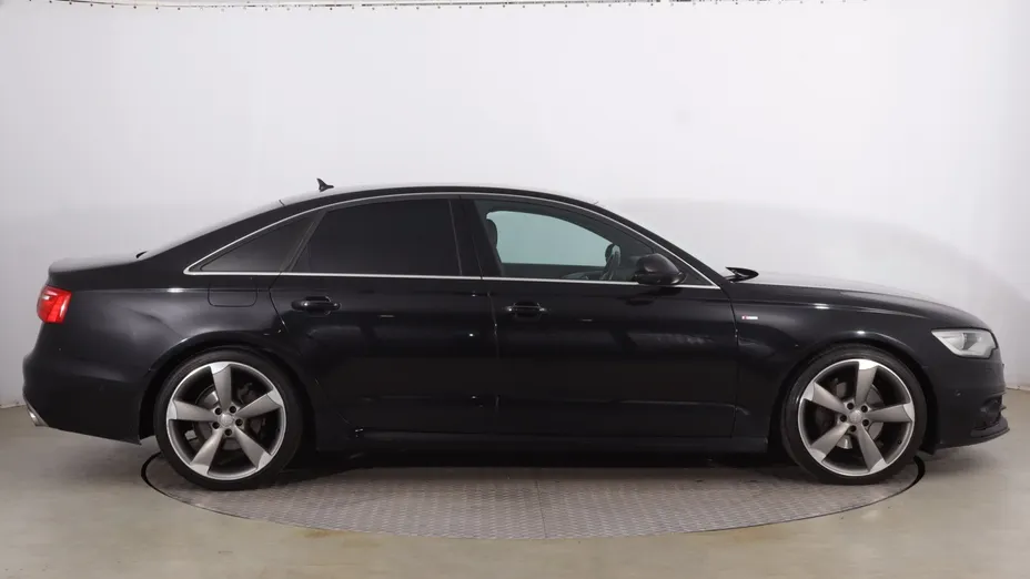 Audi A6 -