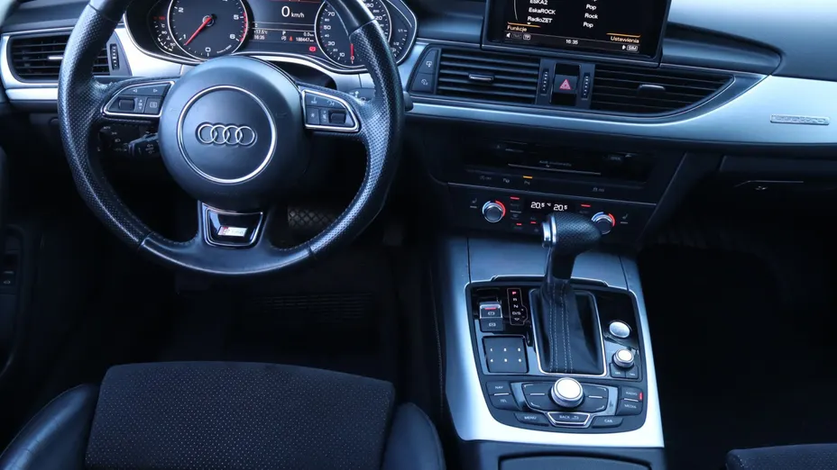 Audi A6 -