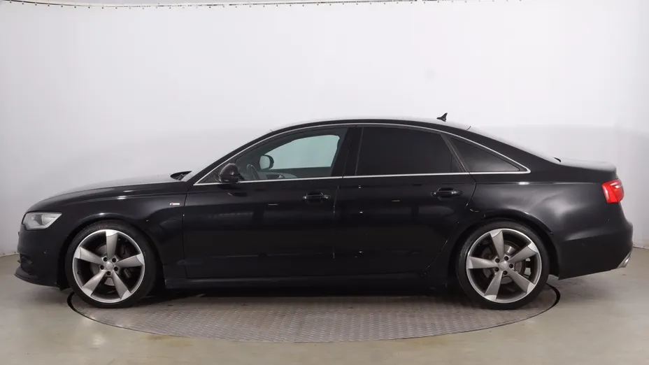 Audi A6 -