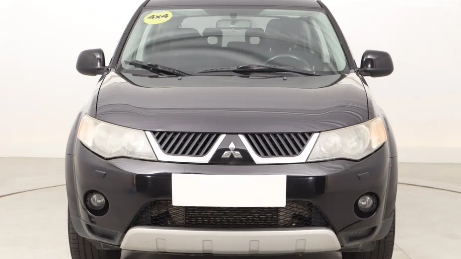 Mitsubishi Outlander -