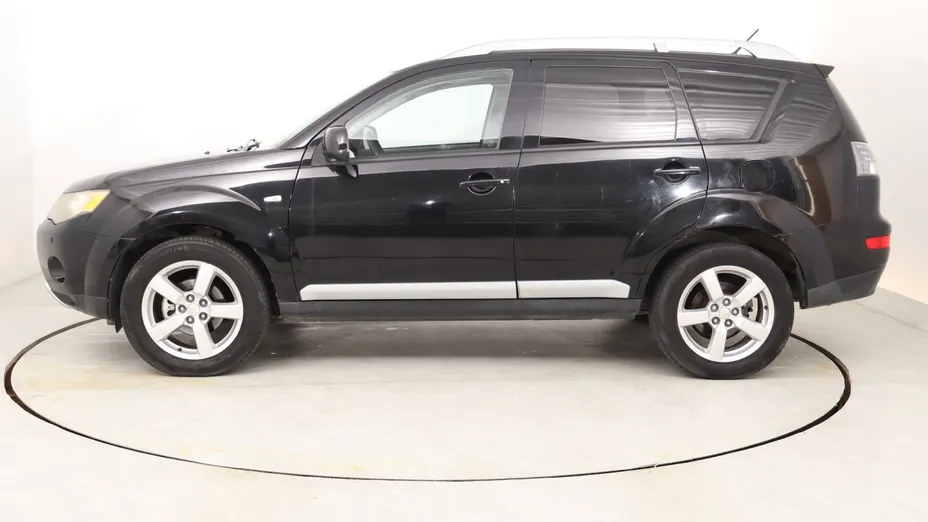 Mitsubishi Outlander -