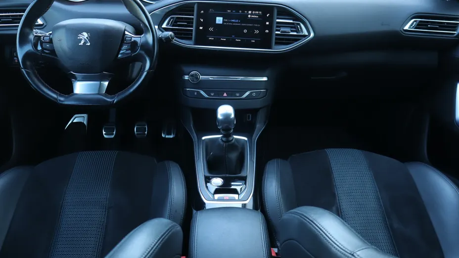 Peugeot 308 -