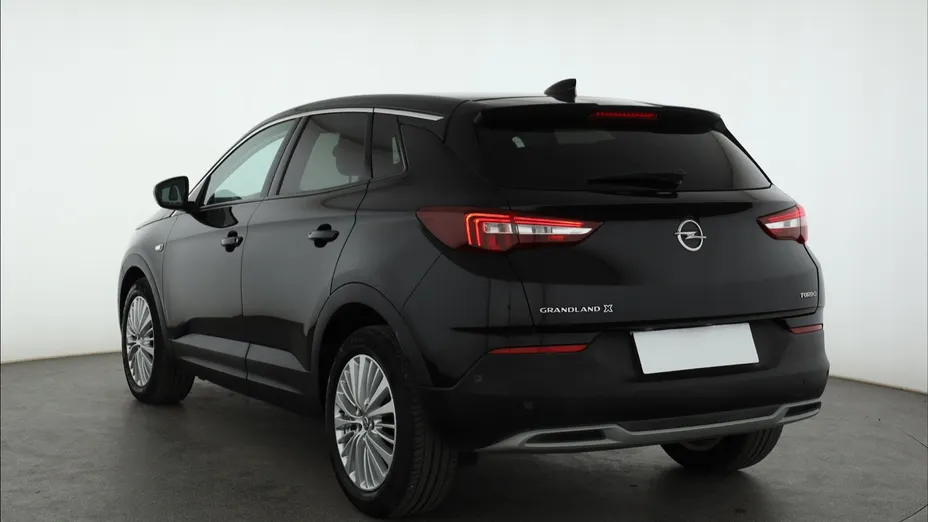 Opel Grandland -