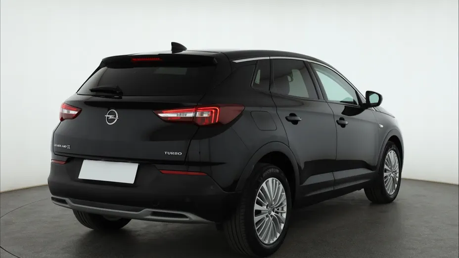 Opel Grandland -