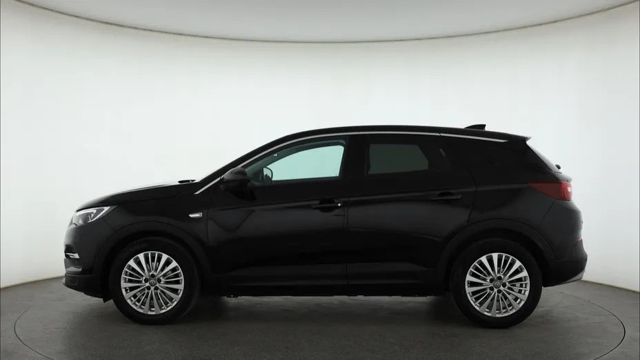 Opel Grandland -