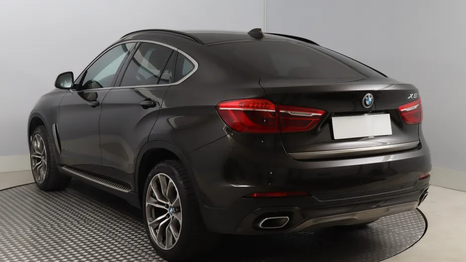 BMW X6 -