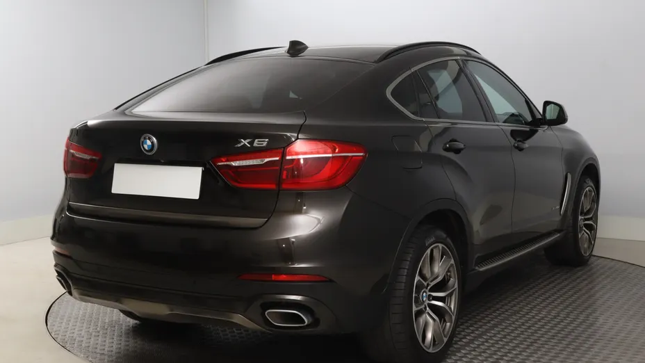 BMW X6 -