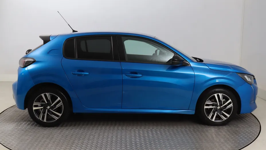Peugeot 208 -