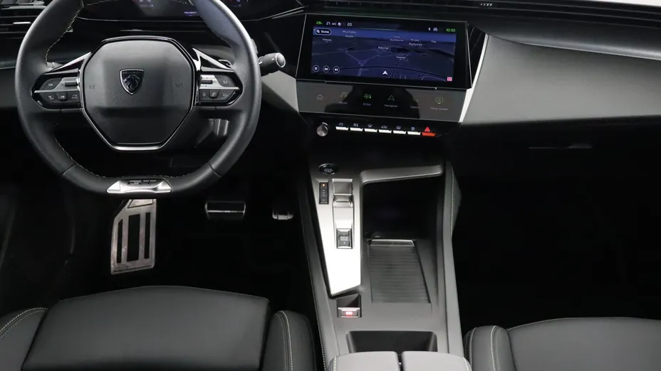 Peugeot 408 -