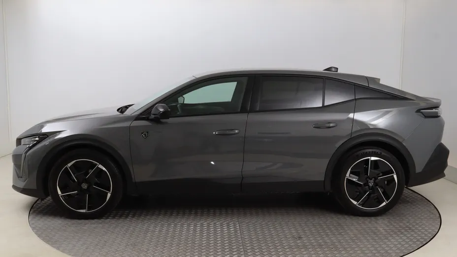 Peugeot 408 -