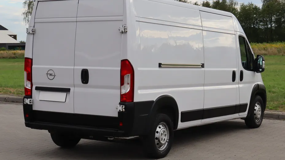 Opel Movano -