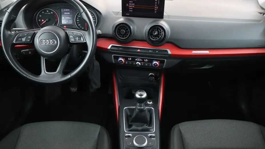 Audi Q2 -