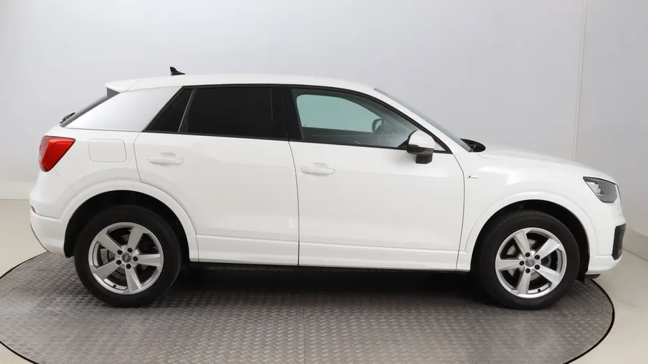 Audi Q2 -