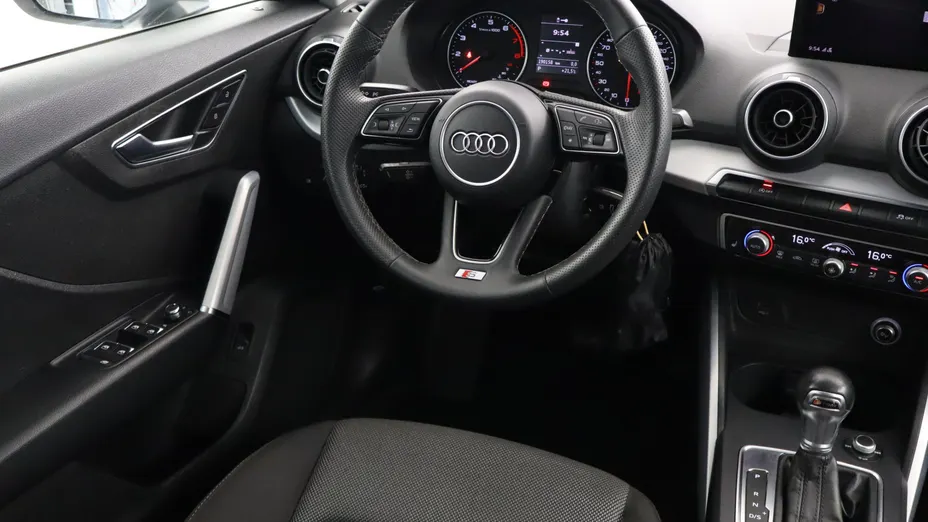 Audi Q2 -