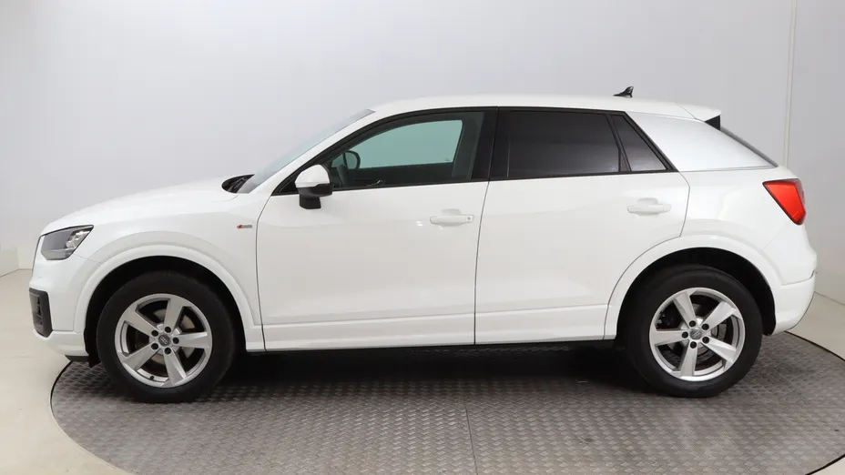 Audi Q2 -