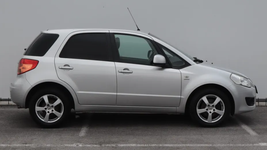 Suzuki SX4 -
