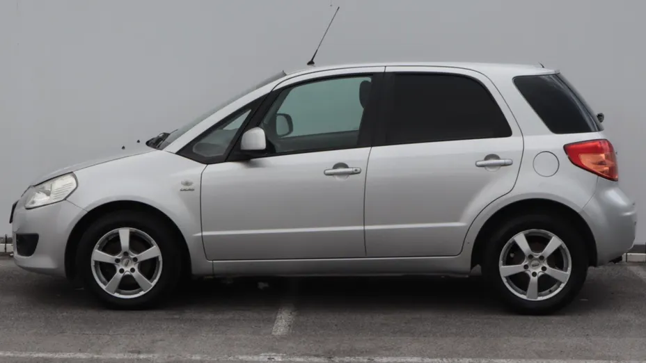 Suzuki SX4 -