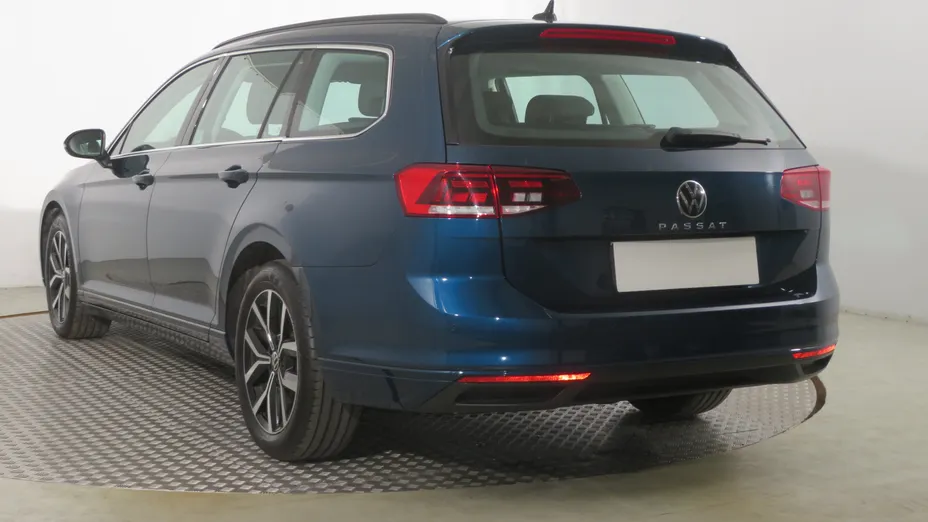 VW Passat -