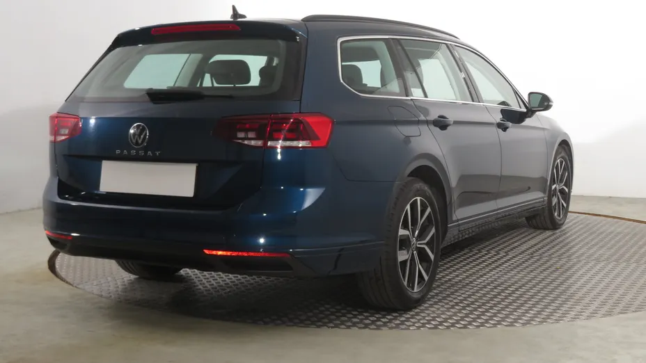 VW Passat -