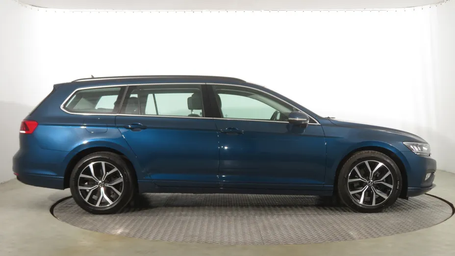 VW Passat -