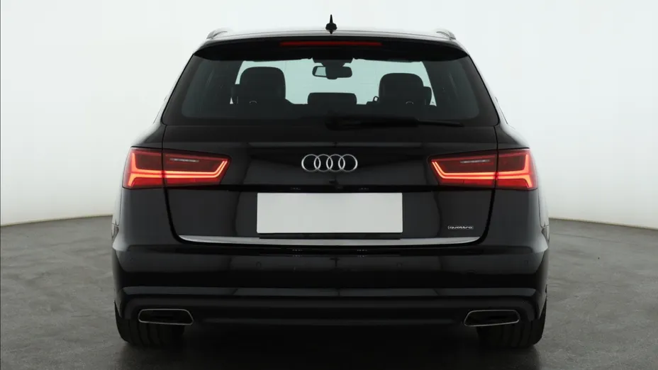 Audi A6 -