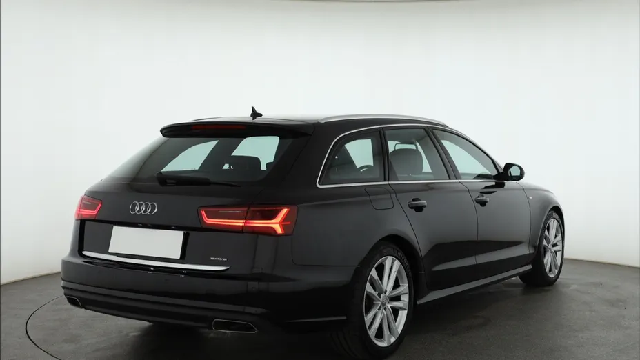 Audi A6 -