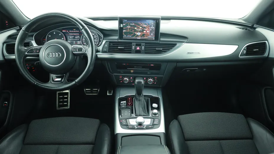 Audi A6 -