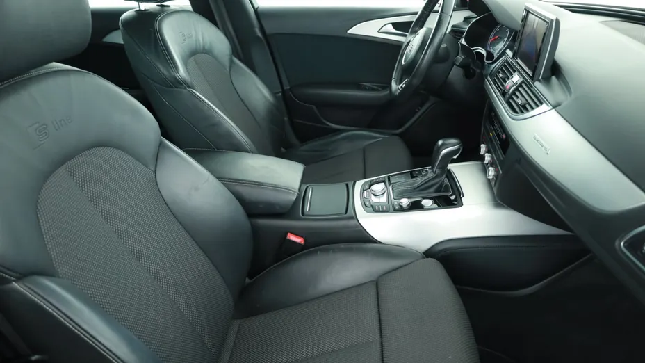 Audi A6 -
