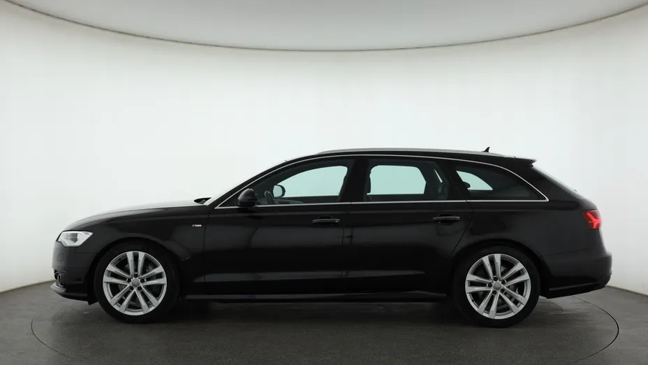Audi A6 -