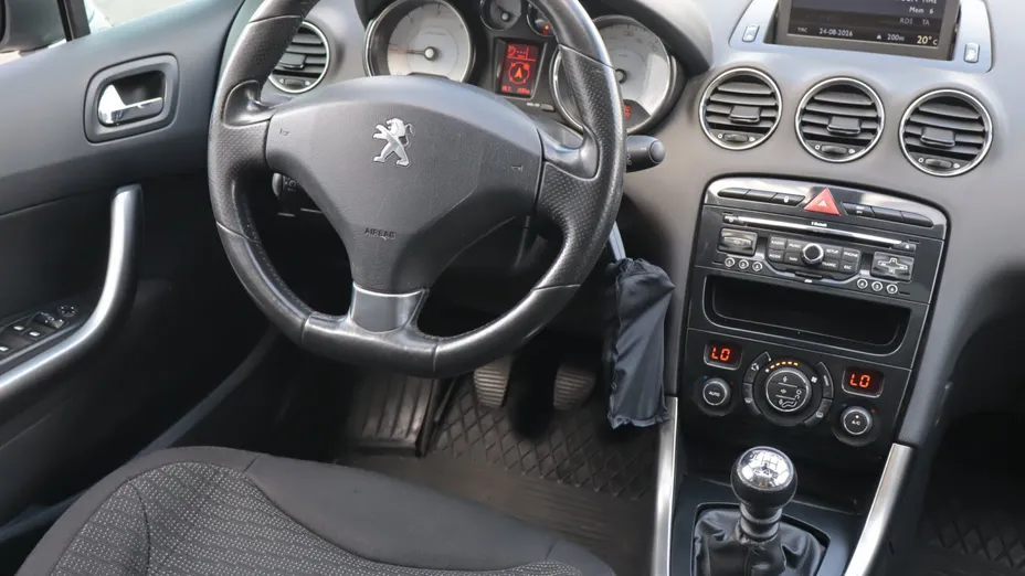 Peugeot 308 -